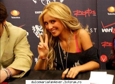 :) anahi peace